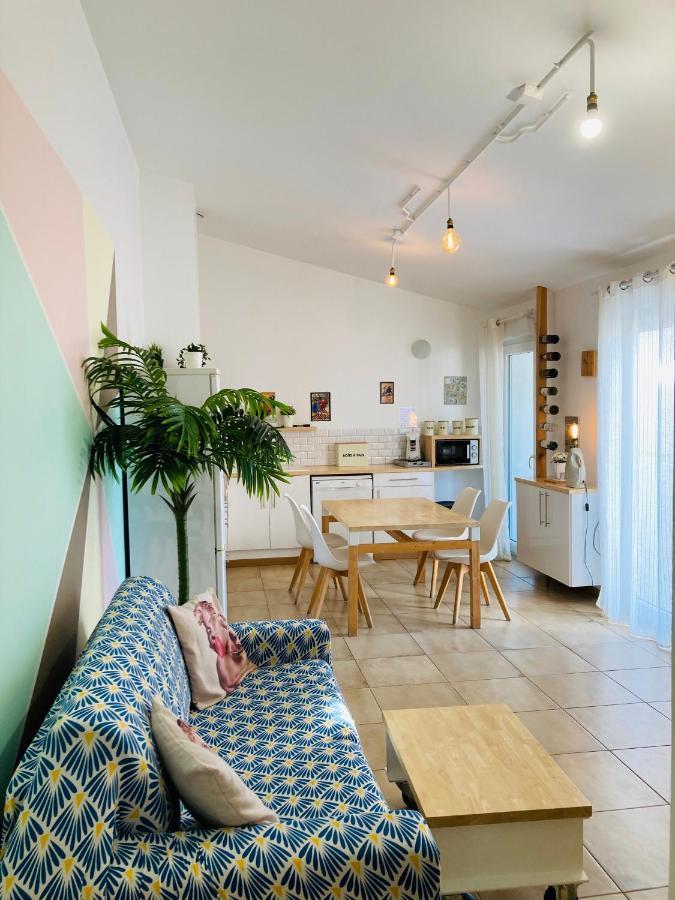 Gite Blanco Y Madera Narbonne Luaran gambar