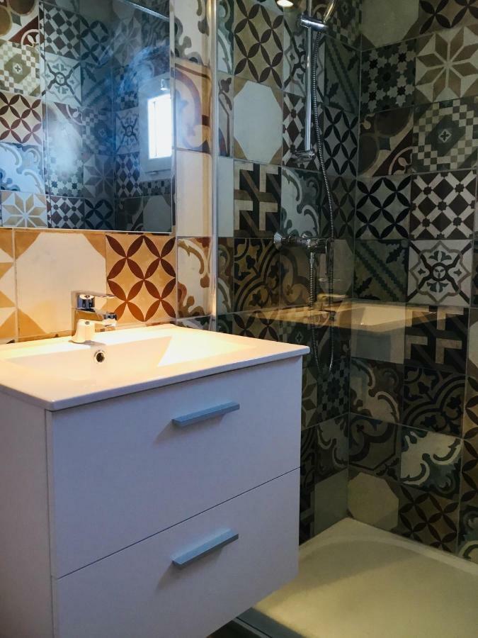 Gite Blanco Y Madera Narbonne Luaran gambar