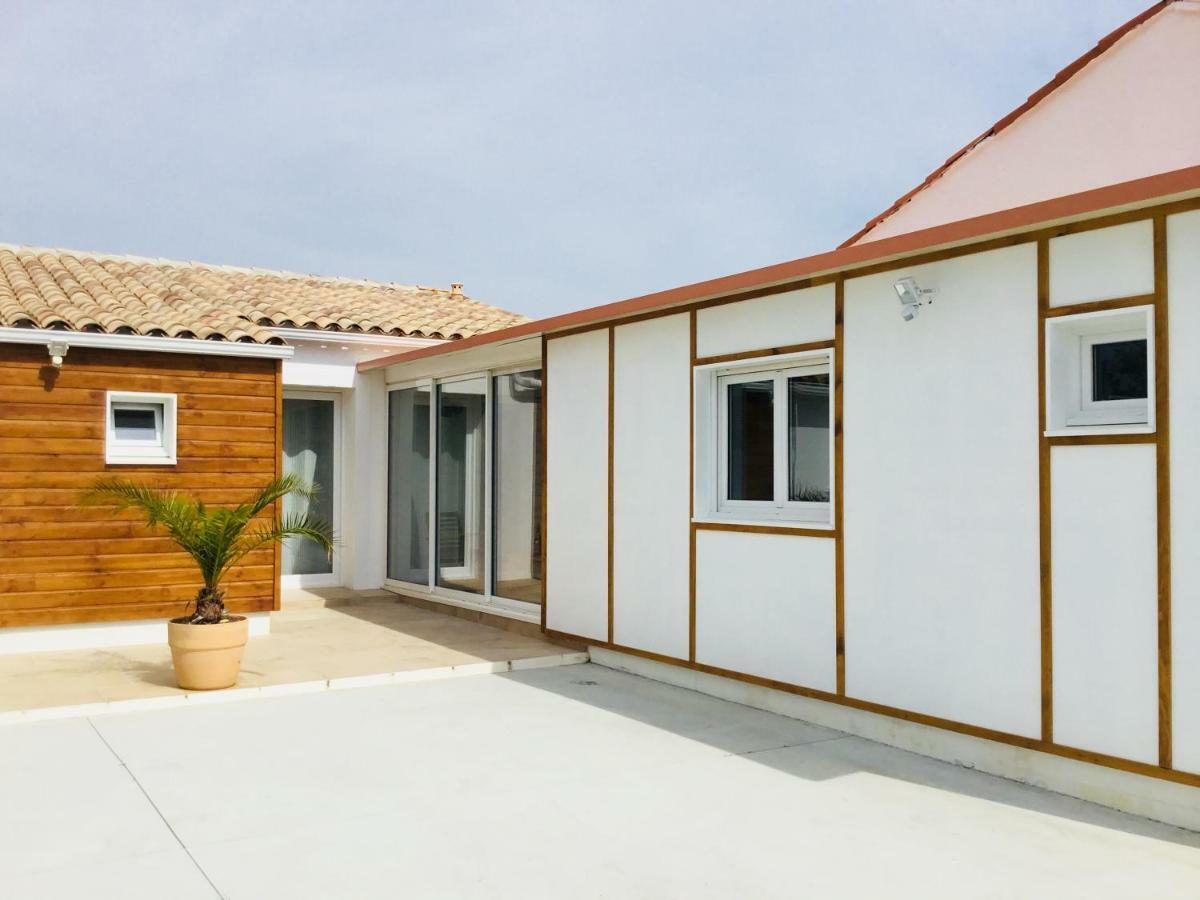 Gite Blanco Y Madera Narbonne Luaran gambar
